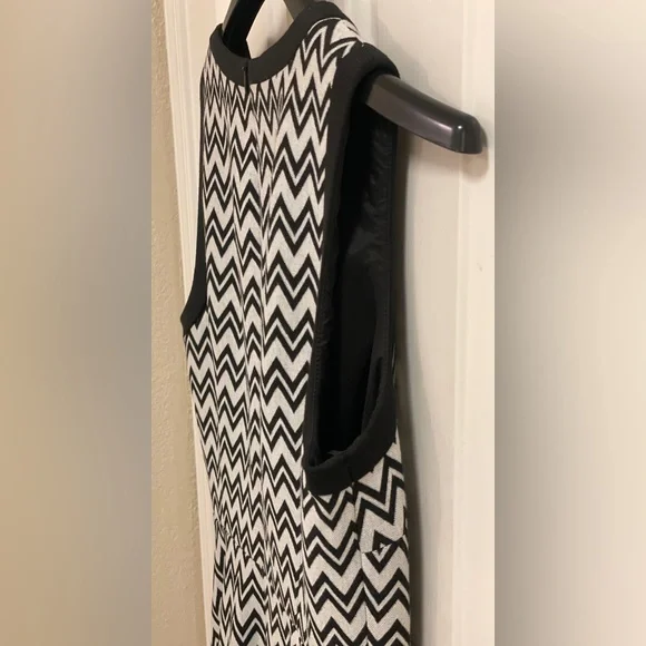 Sleeveless Dress, Chevron Sheila — By Trina Turk, Size Medium - Picture 11 of 15